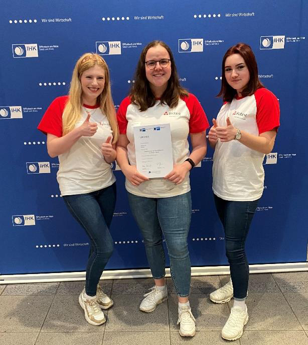 Unsere Preisträger, v.l.n.r.: Celine Lange (Chemikantin), Seline Wunderlich (Chemielaborantin), Luisa Rothe (Biologielaborantin). 